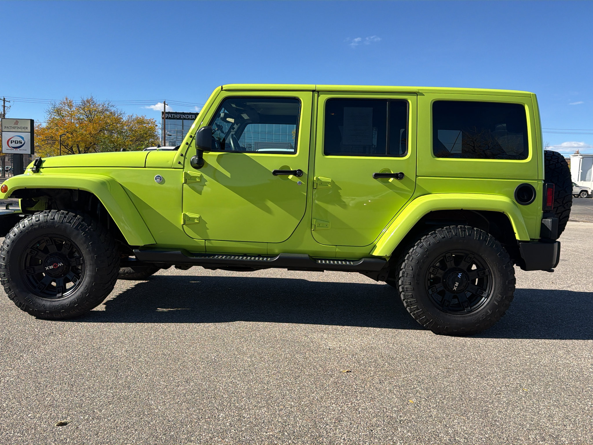 Used 2016 Jeep Wrangler Unlimited Sahara w/ Connectivity Group AWD/4WD image 2
