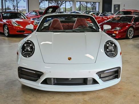 Used 2023 Porsche 911 Carrera image 4