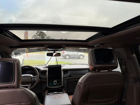 Used 2022 Ford Expedition King Ranch image 14