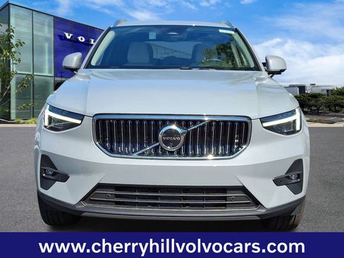 Certified 2025 Volvo XC40 B5 Ultra w/ Protection Package Premier image 2