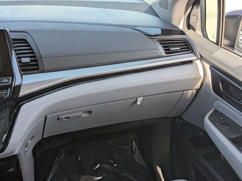 Certified 2024 Honda Odyssey Touring image 15