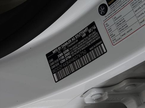 Used 2017 Mercedes-Benz E 300 E 300 4MATIC image 31