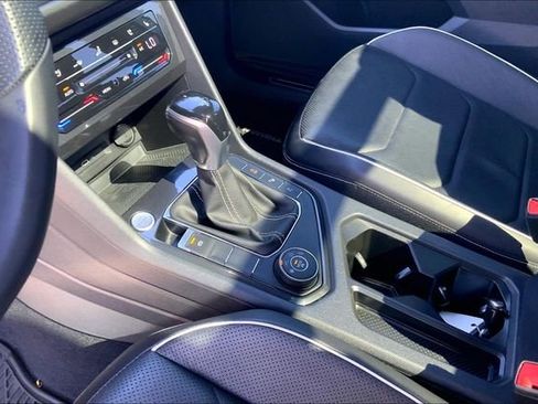 Used 2022 Volkswagen Tiguan SEL R-Line image 25