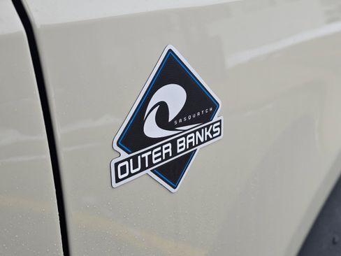 New 2025 Ford Bronco Outer Banks w/ Sasquatch Package image 6