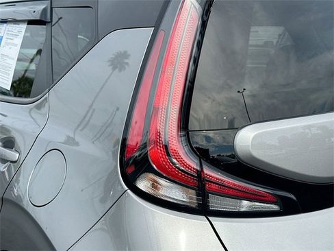 Certified 2023 Kia Soul LX image 10