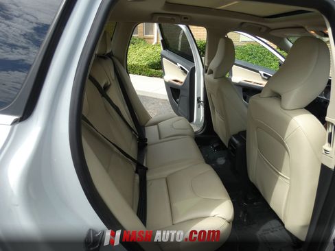 Used 2017 Volvo XC60 T5 Inscription w/ Preferred Option Package FWD image 36