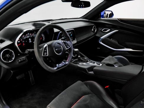 Used 2018 Chevrolet Camaro ZL1 image 31