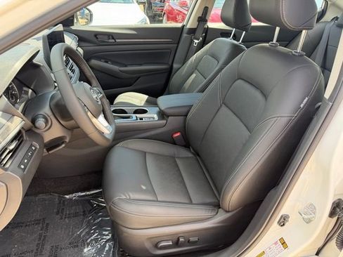 New 2026 Nissan Altima 2.5 SV FWD image 11
