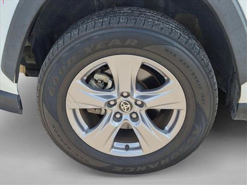 Used 2023 Toyota RAV4 XLE w/ Convenience Package FWD image 10
