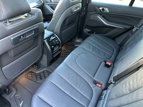 Used 2022 BMW X5 xDrive45e image 12