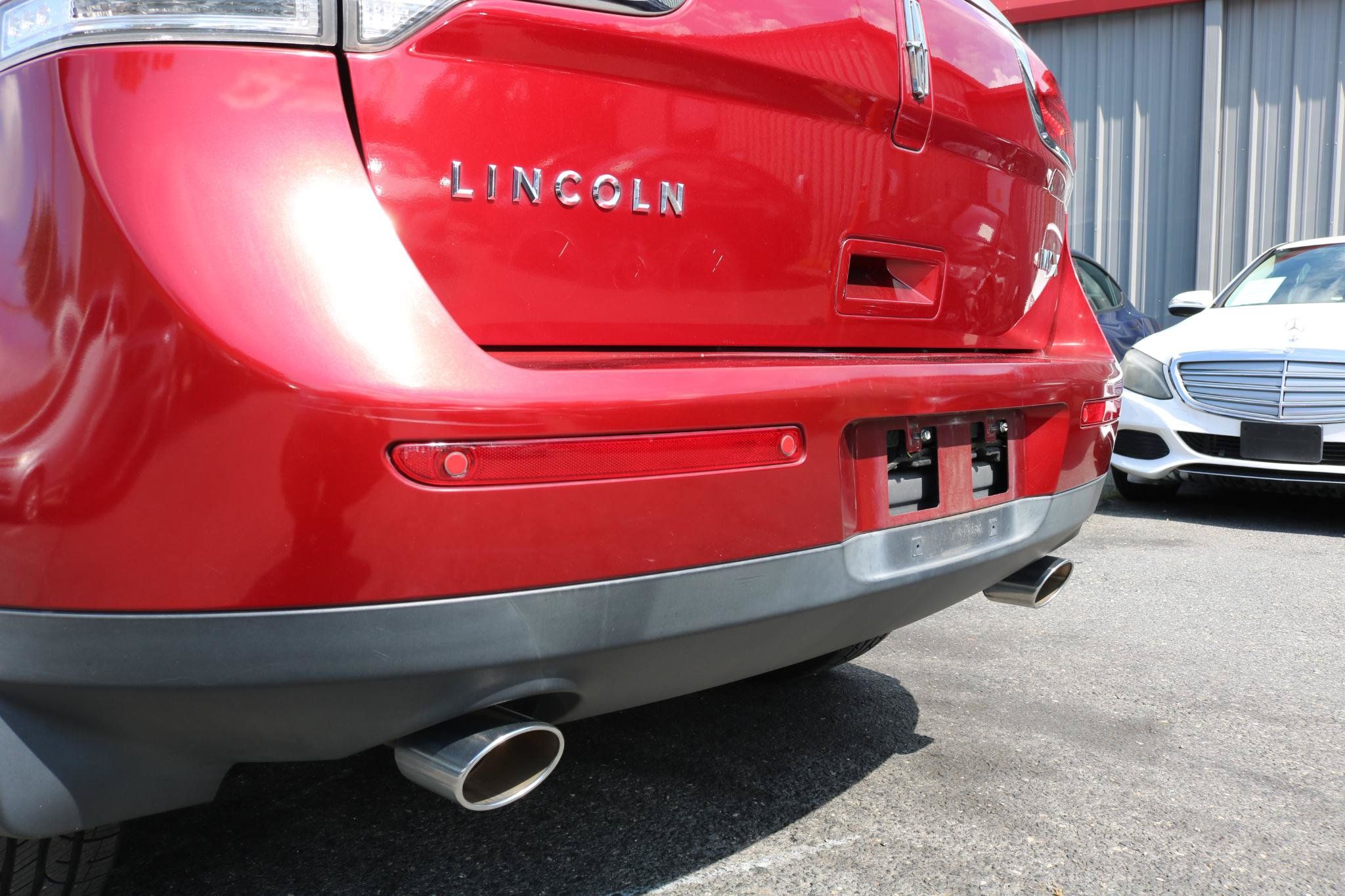 Used 2015 Lincoln MKX FWD w/ Walnut Swirl Wood Package image 11
