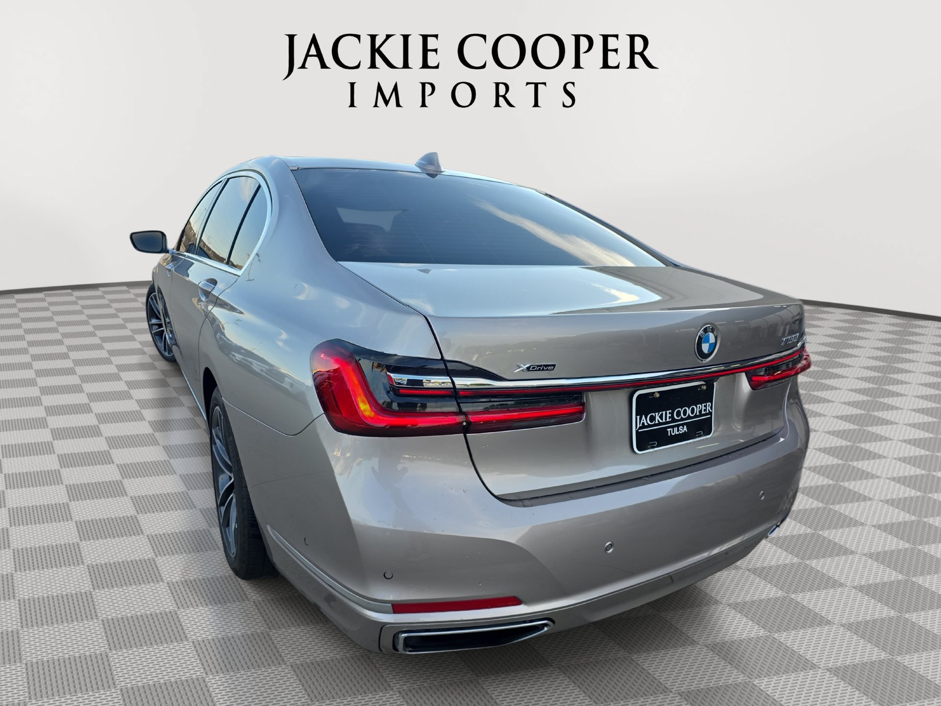 Used 2022 BMW 750i xDrive w/ Executive Package AWD/4WD image 7