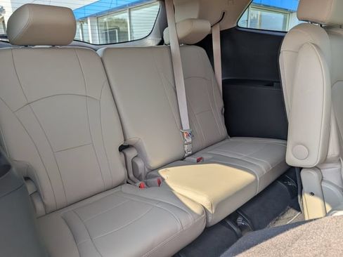 Used 2020 Buick Enclave Essence FWD image 6
