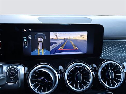 Certified 2025 Mercedes-Benz GLB 250 4MATIC image 25