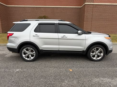 Used 2014 Ford Explorer Limited image 12