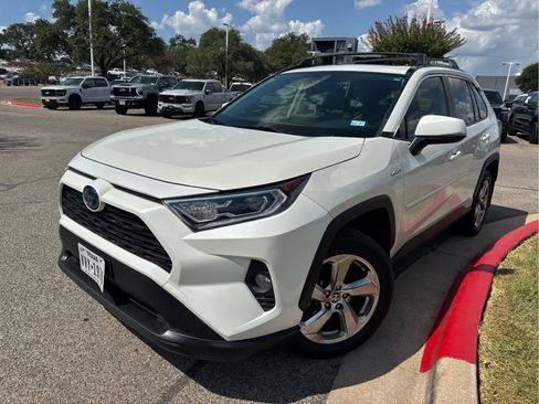 Used 2021 Toyota RAV4 XLE Premium AWD/4WD image 2