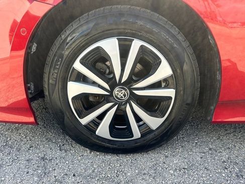 Used 2017 Toyota Prius Prime image 25