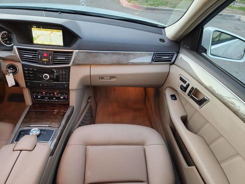 Used 2010 Mercedes-Benz E 350 Sedan image 26