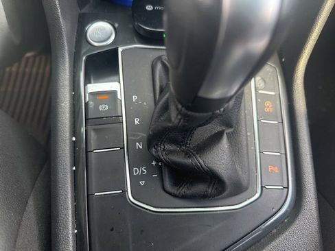 Used 2020 Volkswagen Tiguan SE R-Line image 15