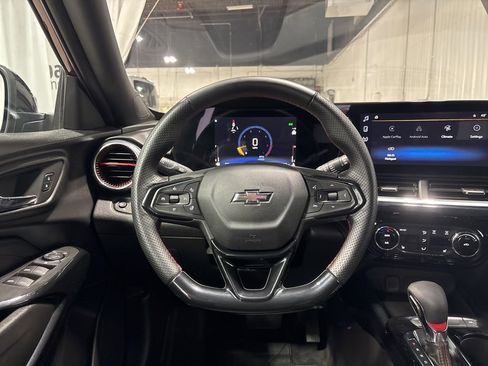 Used 2024 Chevrolet Trax RS w/ Driver Confidence Package image 13