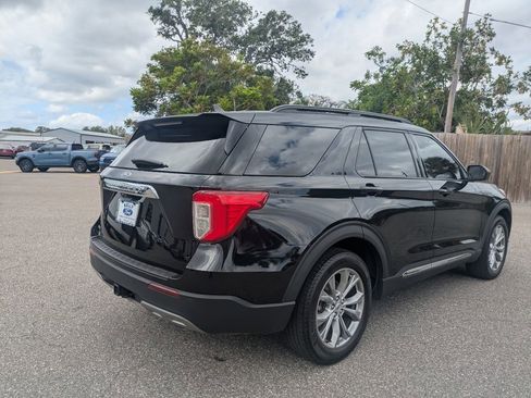 Certified 2023 Ford Explorer XLT w/ Equipment Group 202A AWD/4WD image 6