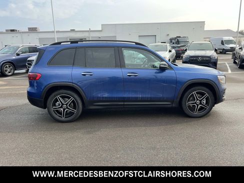 New 2026 Mercedes-Benz GLB 250 4MATIC image 7
