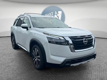 Used 2025 Nissan Pathfinder Platinum