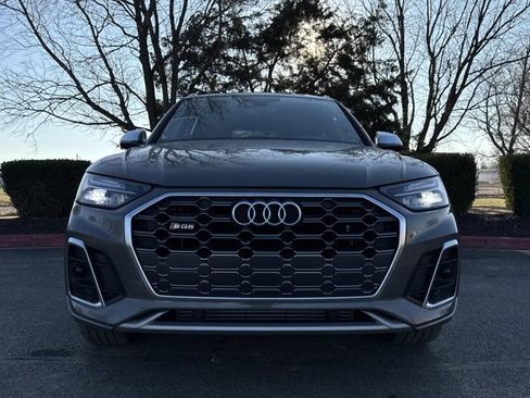 Used 2024 Audi SQ5 Premium w/ Convenience Package image 11