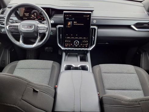 Used 2025 GMC Acadia Elevation image 11