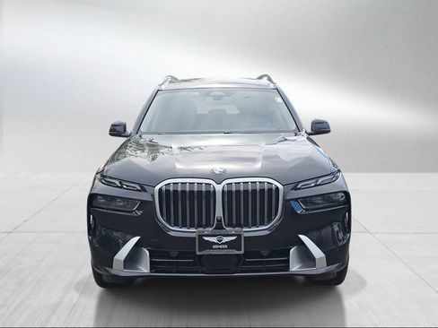 Used 2024 BMW X7 xDrive40i w/ Premium Package AWD/4WD image 8