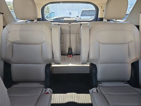 Used 2022 Ford Explorer XLT w/ Equipment Group 202A image 24