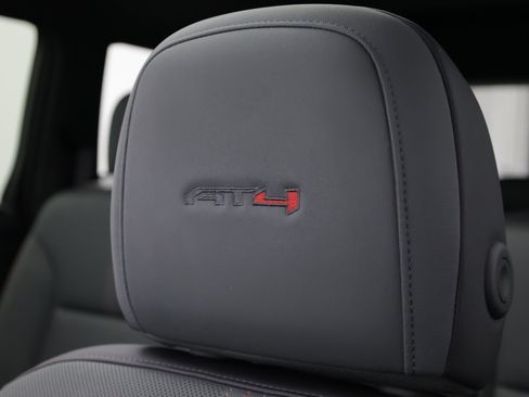 Used 2025 GMC Acadia AT4 w/ Luxury Package AWD/4WD image 51