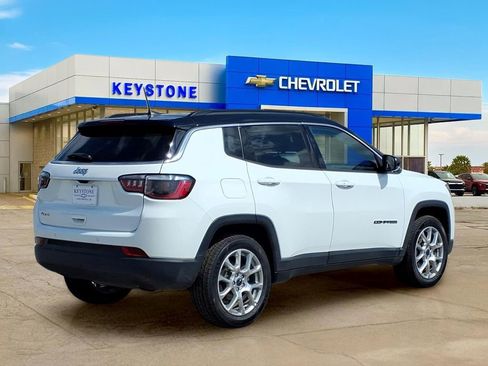 Used 2025 Jeep Compass Limited AWD/4WD image 7