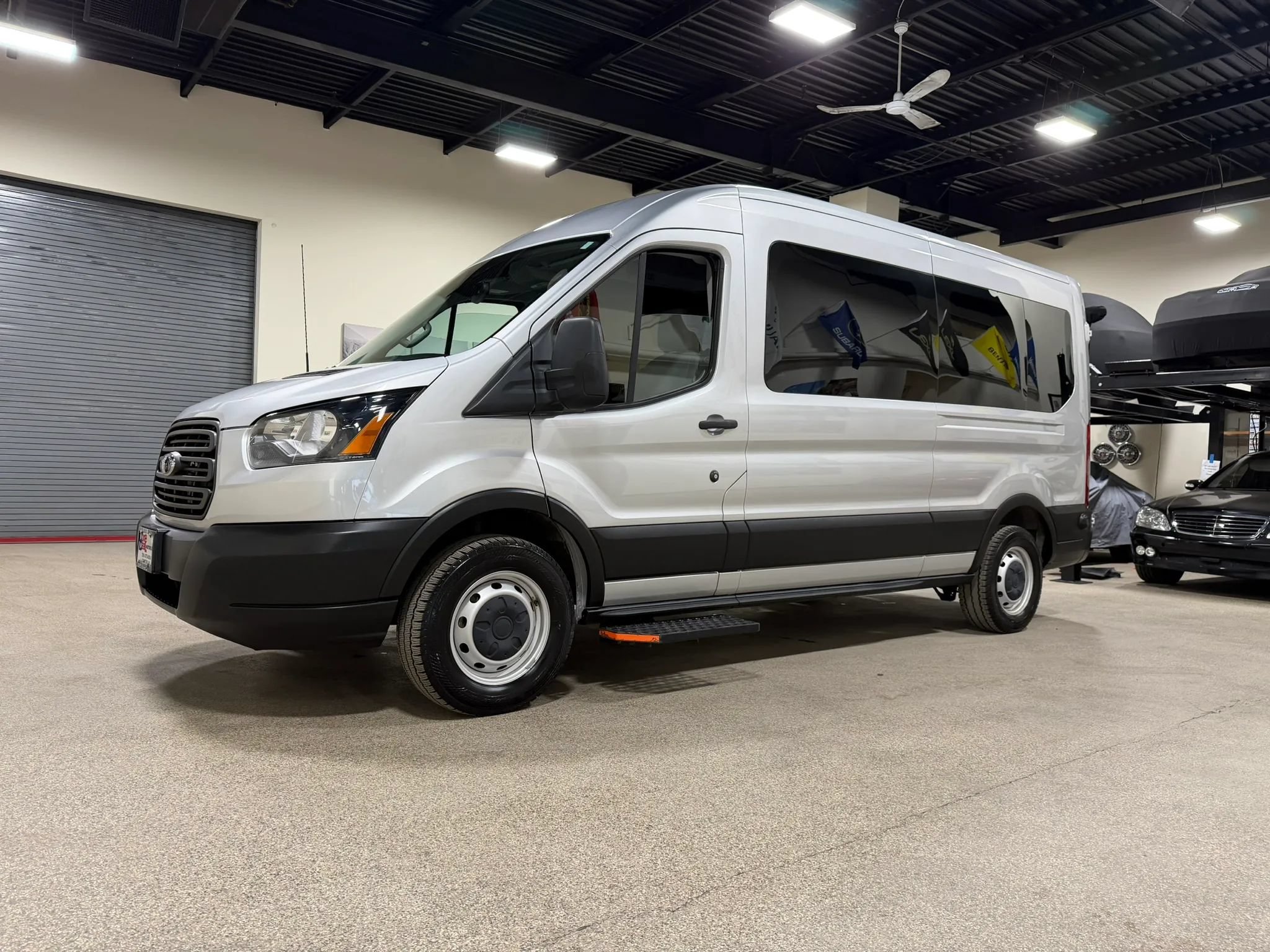 Used 2019 Ford Transit 250 148 Medium Roof RWD image 2