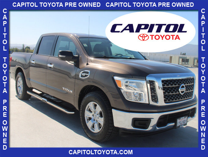 Used 2017 Nissan Titan SV RWD image 1