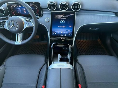 Used 2025 Mercedes-Benz C 300 Sedan image 17