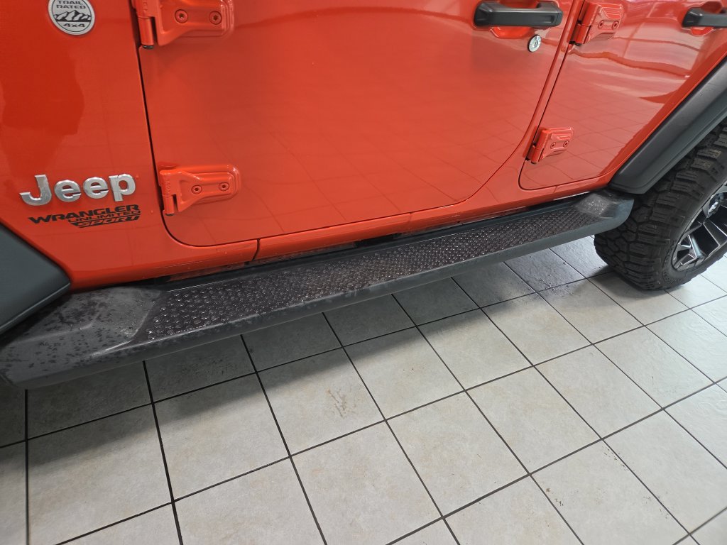 Used 2018 Jeep Wrangler Unlimited Sport S AWD/4WD image 18
