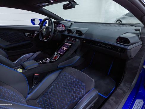 Used 2023 Lamborghini Huracan Tecnica image 40