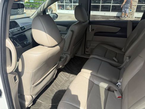 Used 2015 Honda Odyssey Touring Elite image 12