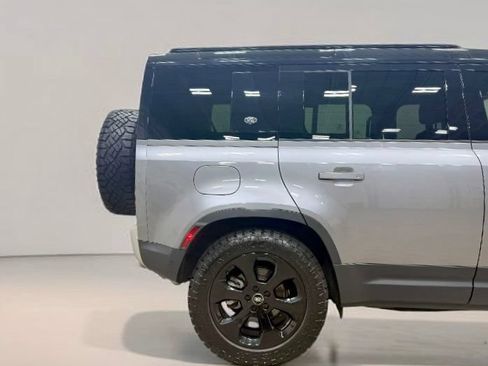 Used 2022 Land Rover Defender 110 S AWD/4WD image 12