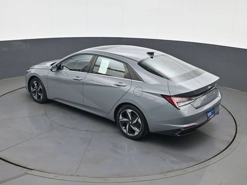 Certified 2021 Hyundai Elantra Limited FWD image 20