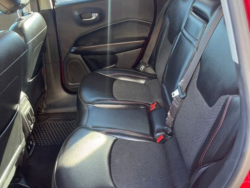 Used 2019 Jeep Compass Trailhawk image 7