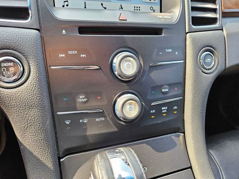 Used 2016 Ford Taurus Limited image 21