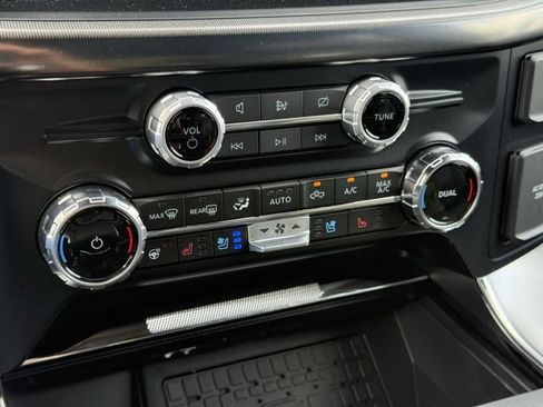 Used 2024 Ford F150 Platinum AWD/4WD image 16