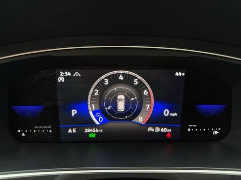 Used 2022 Volkswagen Tiguan SE R-Line image 18