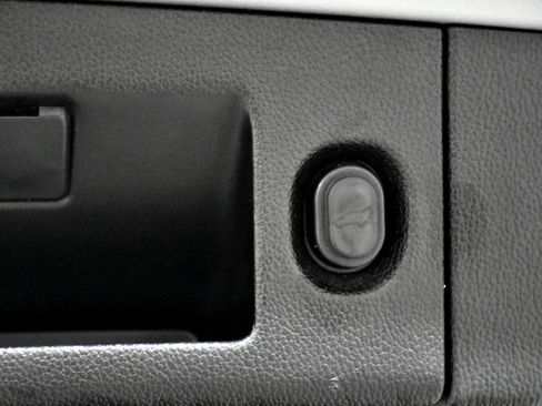 Used 2016 Chevrolet Suburban LT AWD/4WD image 35