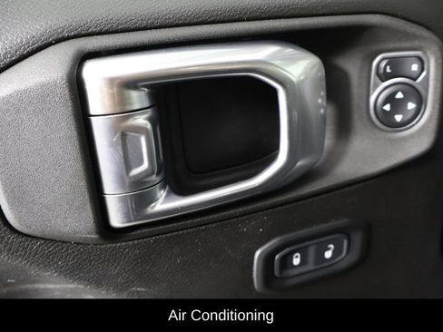 Used 2022 Jeep Wrangler Sport AWD/4WD image 13