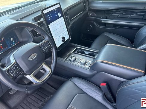 Used 2024 Ford Expedition Platinum AWD/4WD image 10
