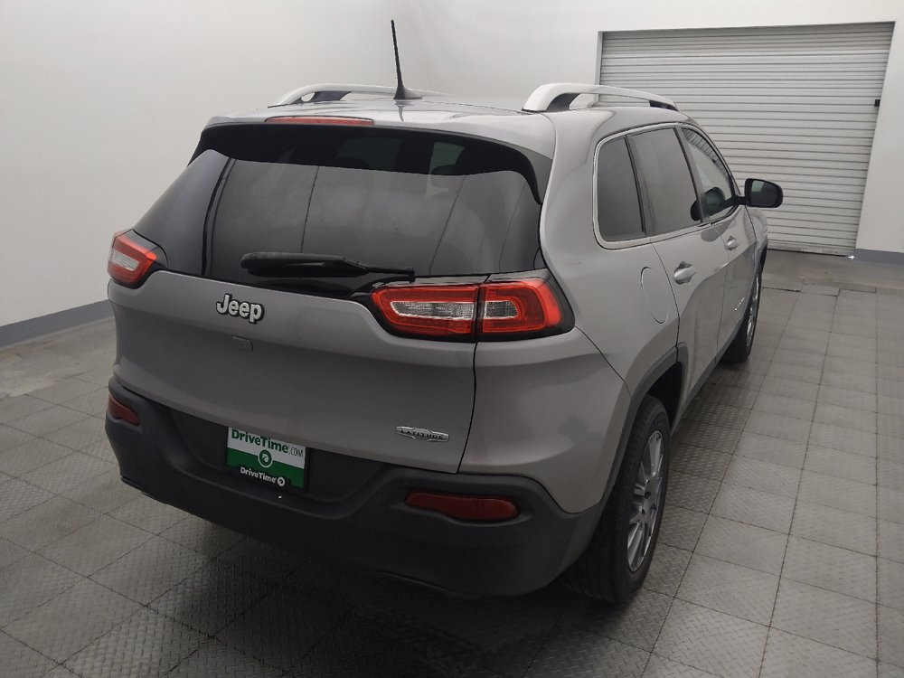 Used 2018 Jeep Cherokee Latitude FWD image 7