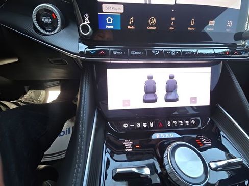 Used 2024 Jeep Grand Wagoneer L Series II w/ Quick Order Packagew 28T image 19